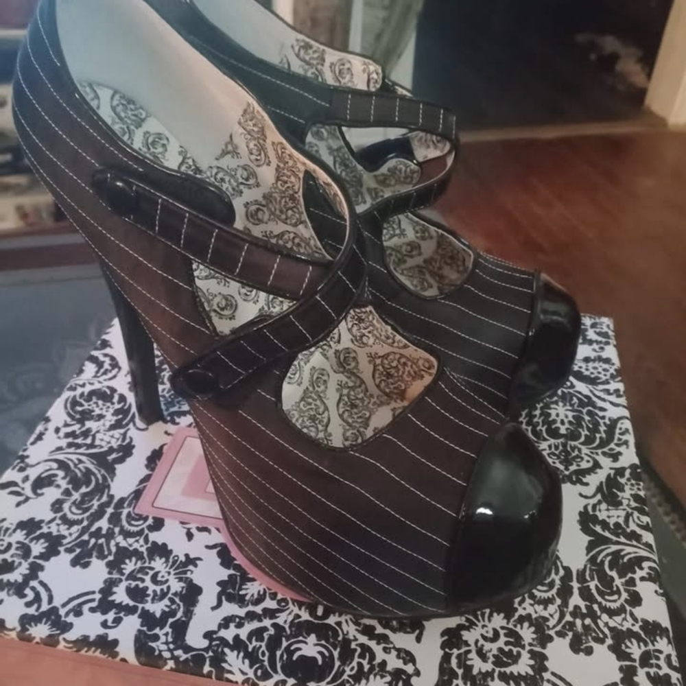 Elegant Black and White Women's Heels